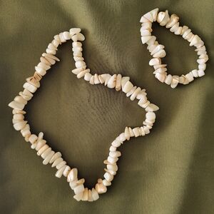 Vintage Cream Shell Chip Necklace & Bracelet Set